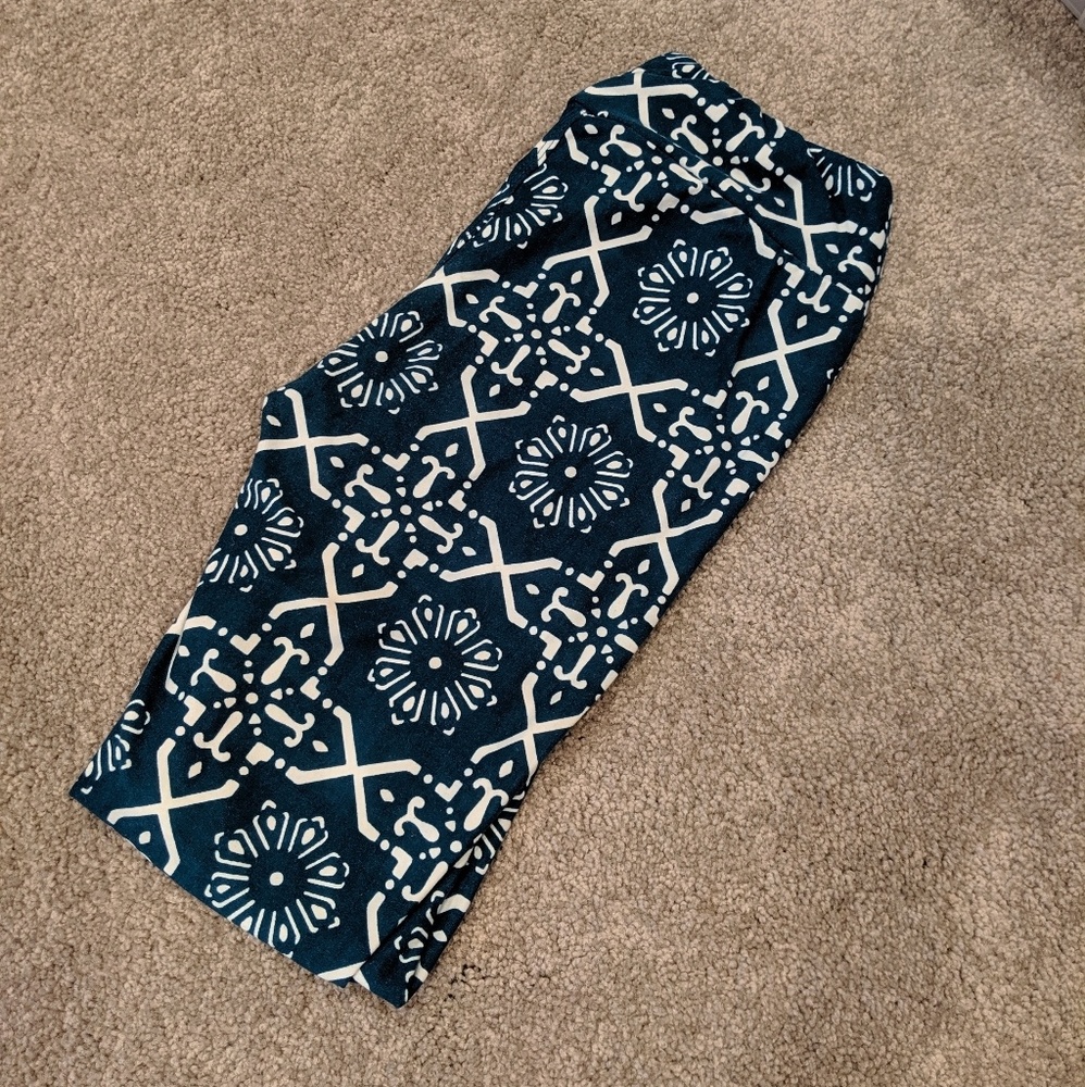 OS Lularoe teal geometric pattern leggings